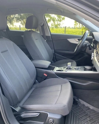 Audi A4 cena 82900 przebieg: 104573, rok produkcji 2017 z Chełm małe 326